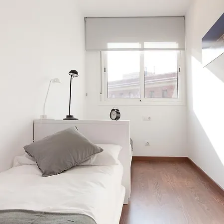 Blackandwhitehome Montjuïc-Fira Barcelona Room photo